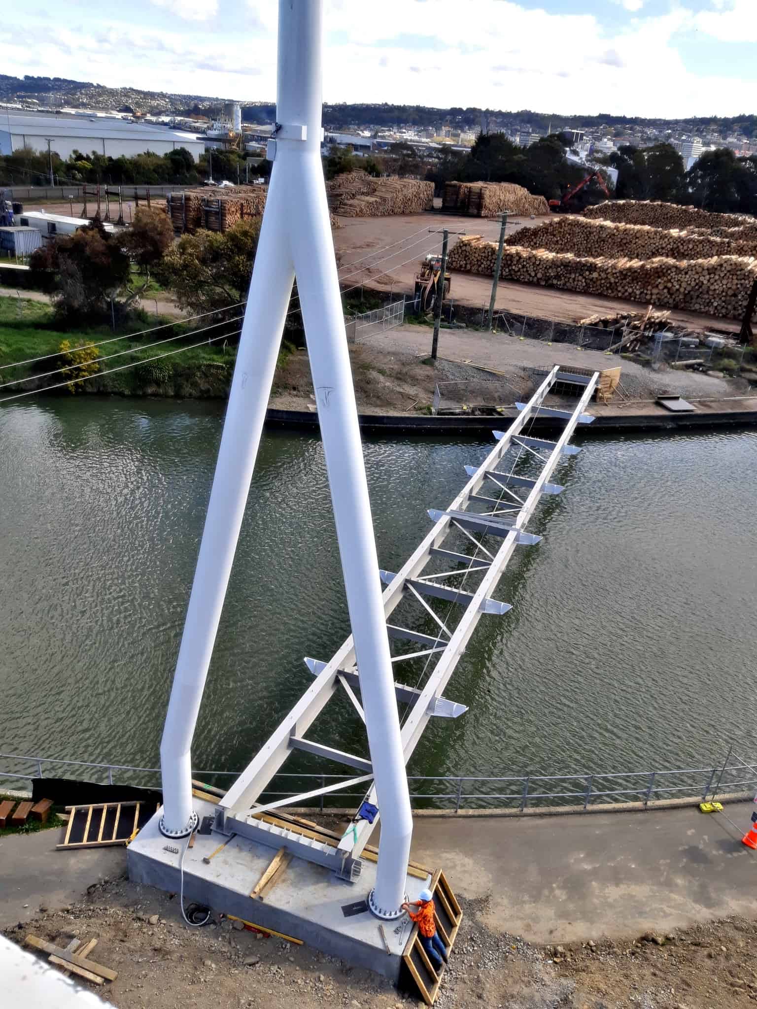 Water of Leith Footbridge - Steel Mast and Steel Super Erected October 2018